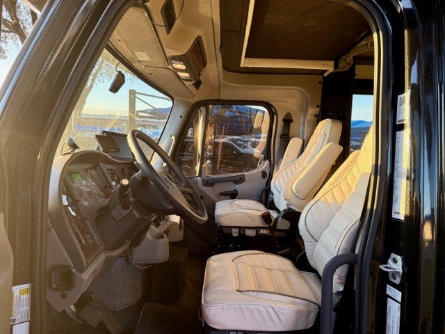 2023 DYNAMAX DX3 37TS Base