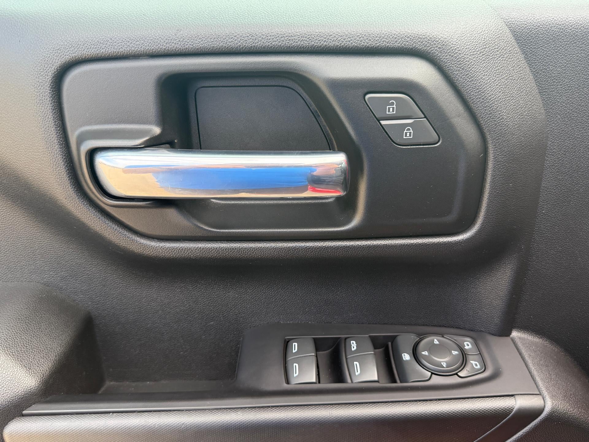 2023 Chevrolet Silverado 1500 Crew Cab Short Box 2-Wheel Drive Custom