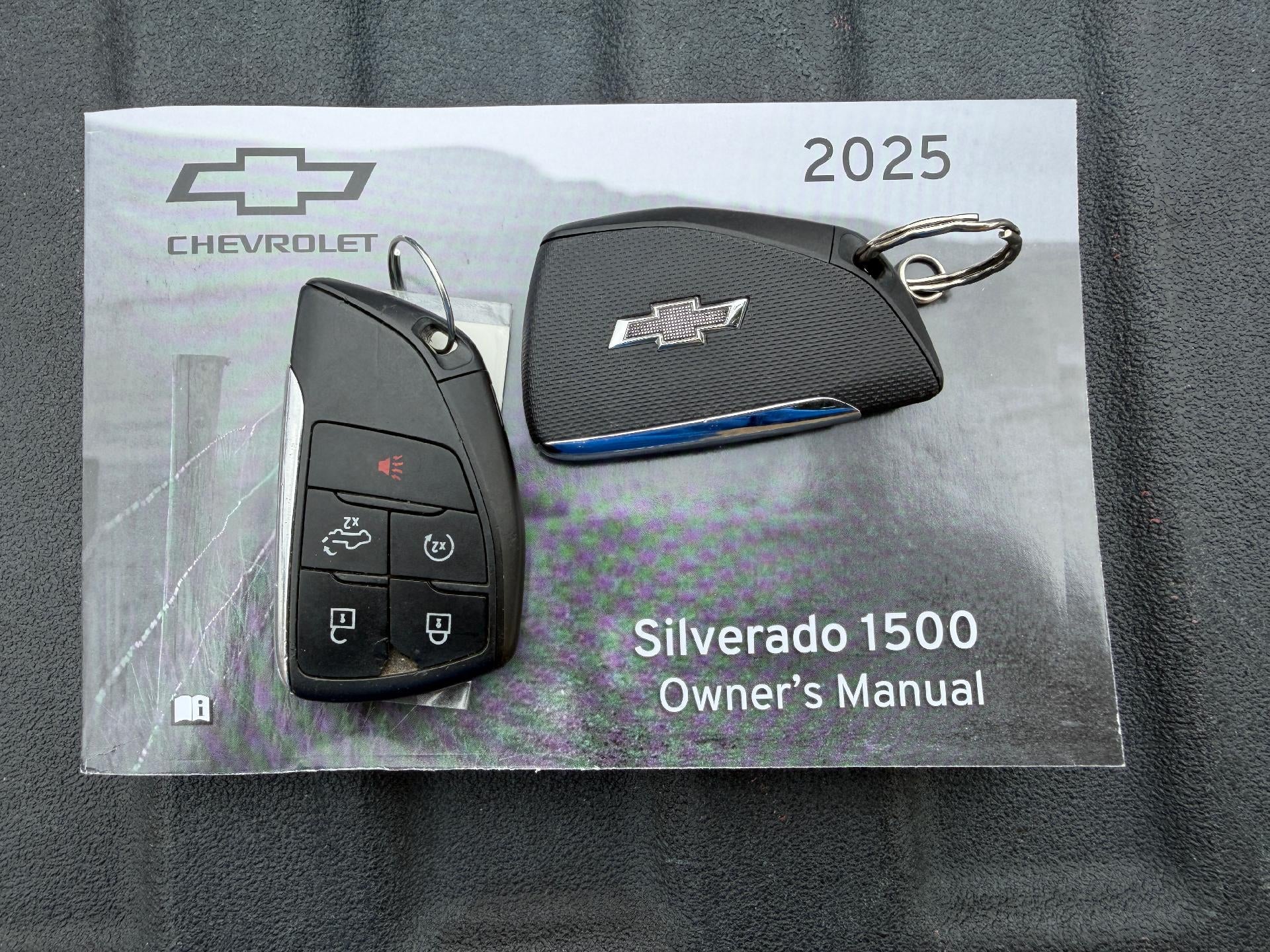 2025 Chevrolet Silverado 1500 Crew Cab Short Box 4-Wheel Drive Custom