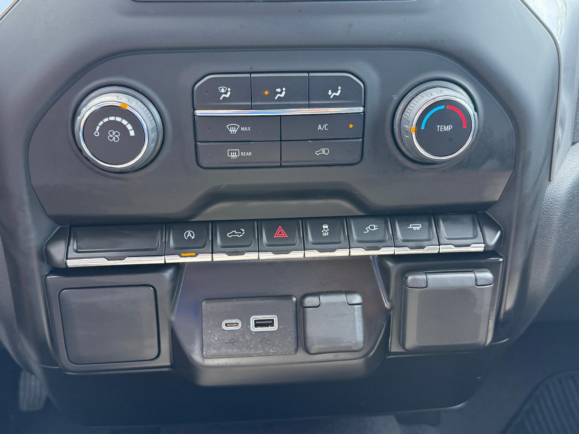 2021 Chevrolet Silverado 1500 Crew Cab Short Box 2-Wheel Drive Custom