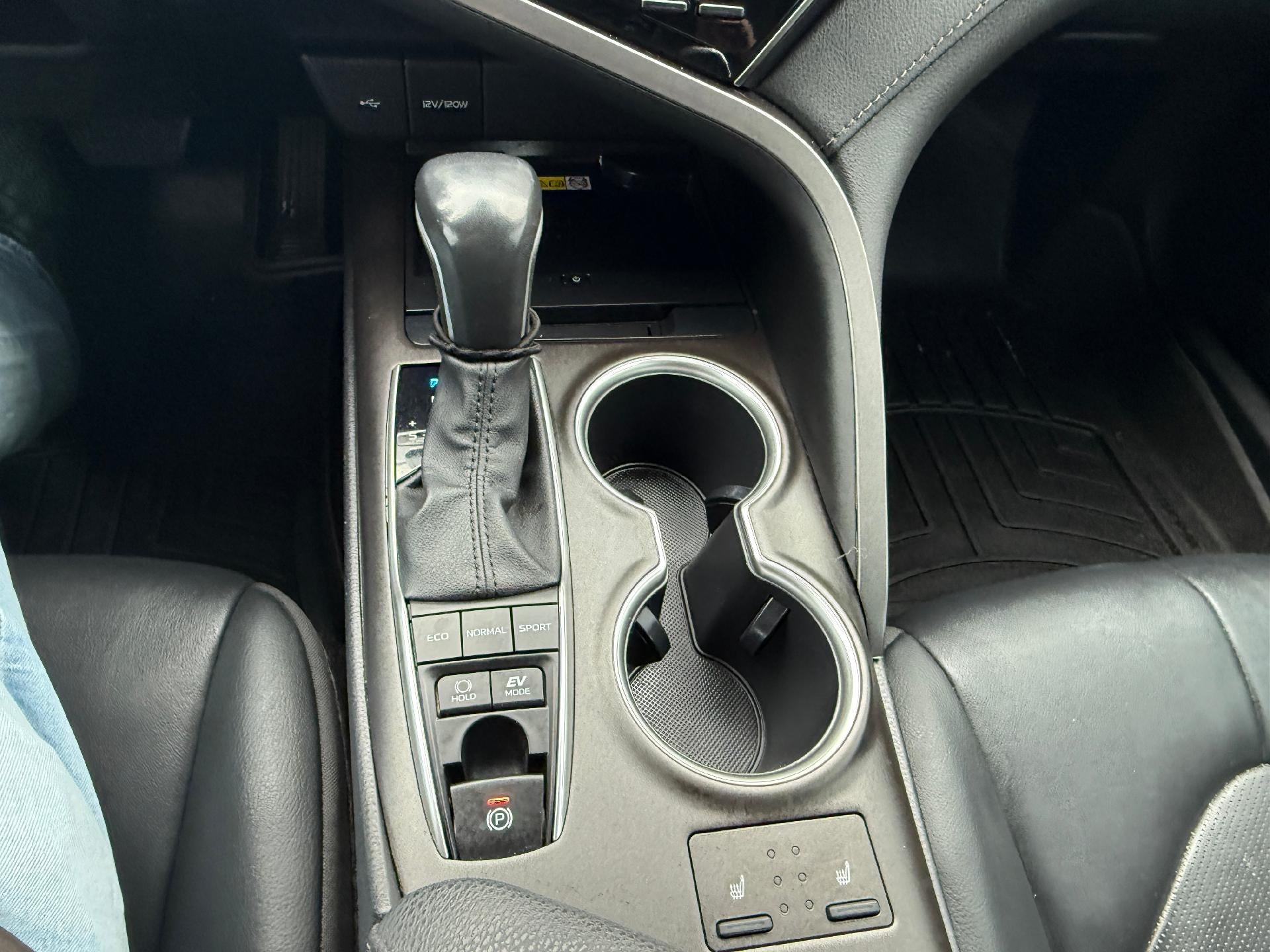 2022 Toyota Camry XLE HYBRID