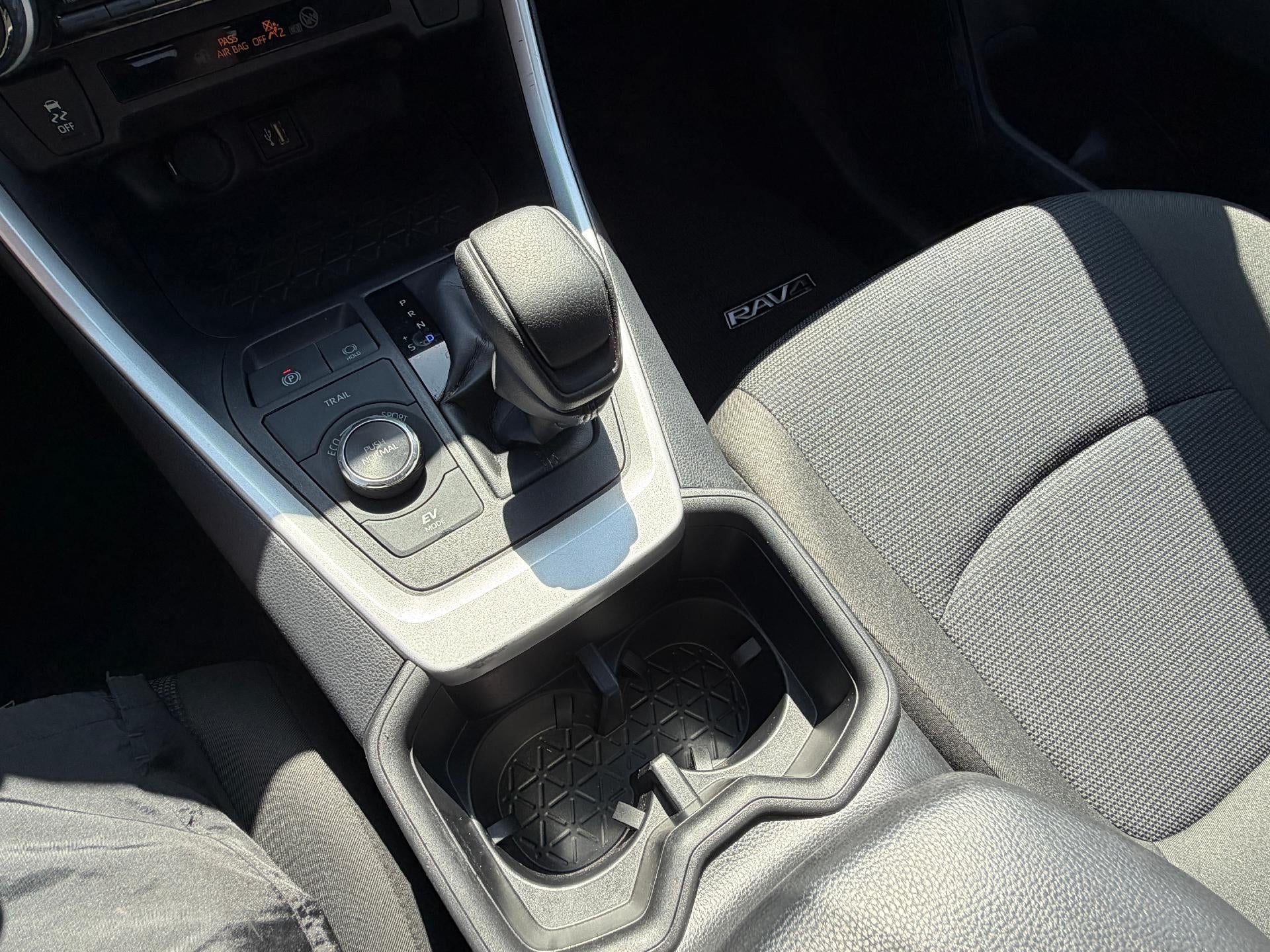 2025 Toyota RAV4 Hybrid LE AWD (Natl)