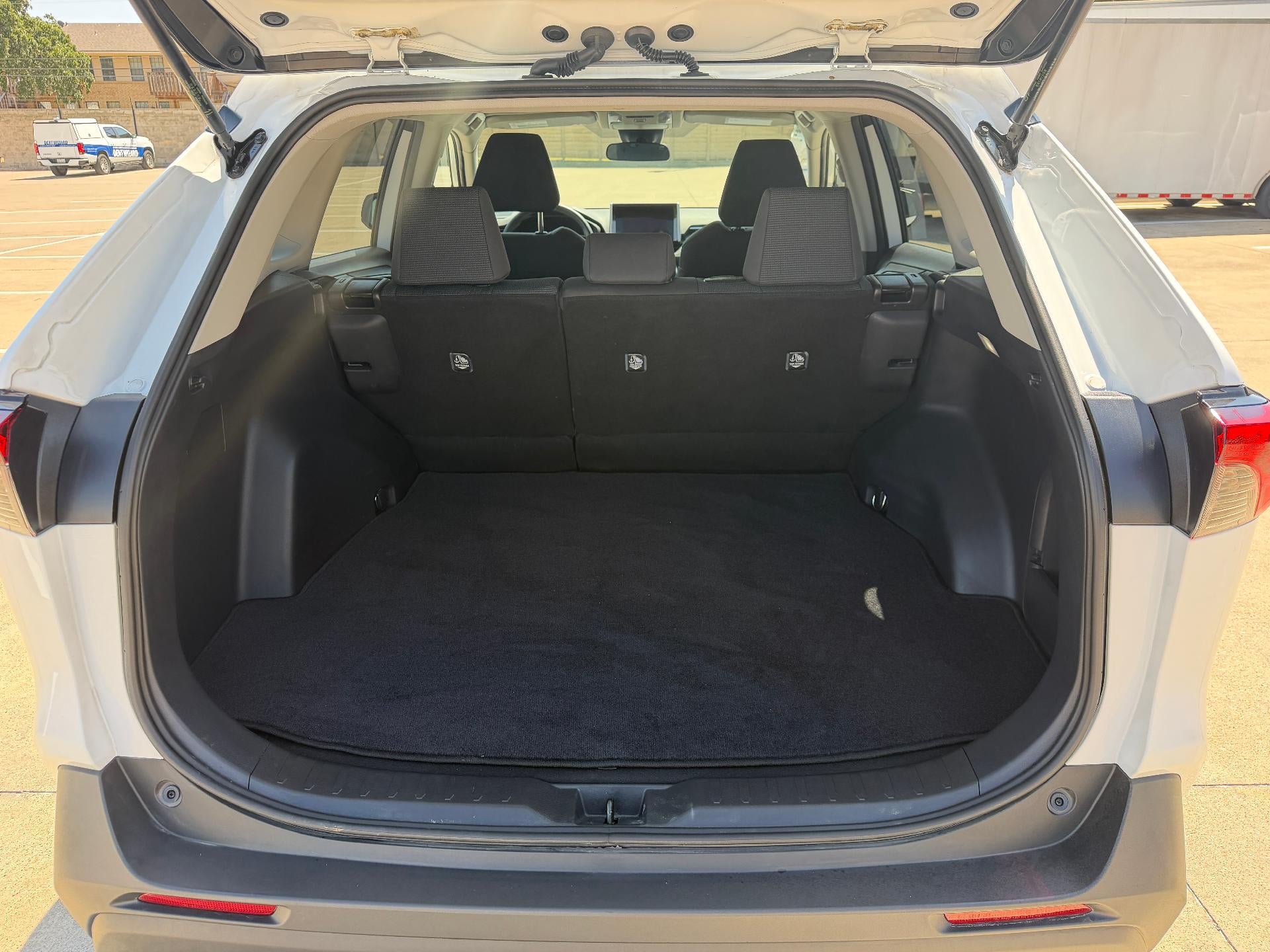 2025 Toyota RAV4 Hybrid LE AWD (Natl)
