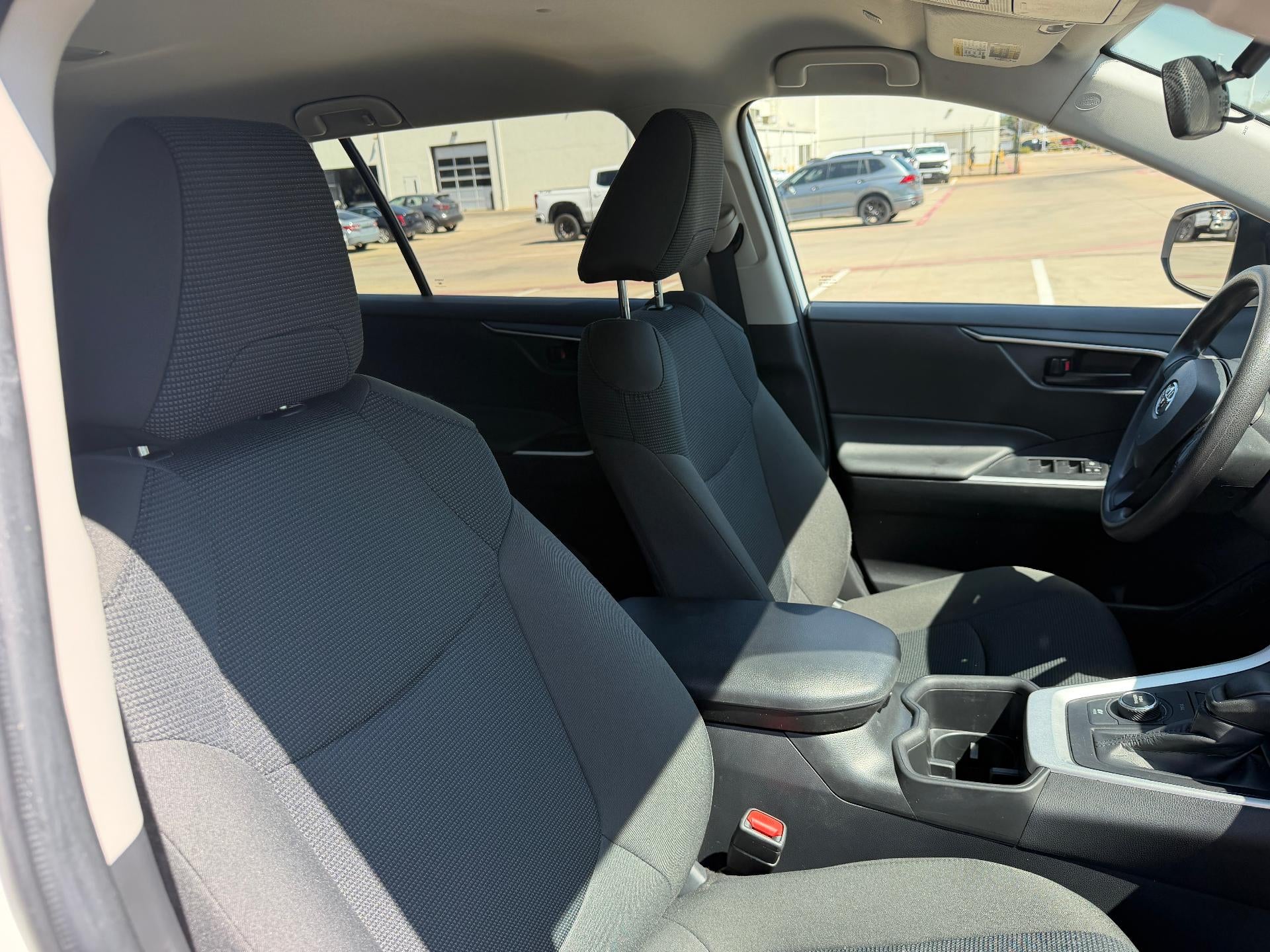 2025 Toyota RAV4 Hybrid LE AWD (Natl)