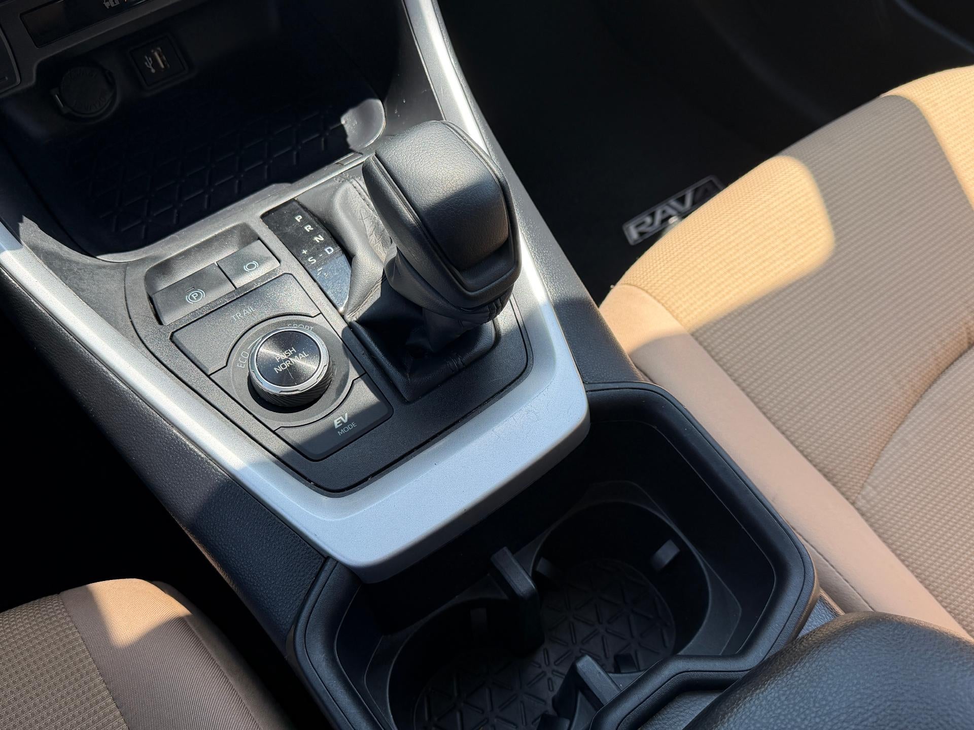 2025 Toyota RAV4 Hybrid LE AWD (Natl)