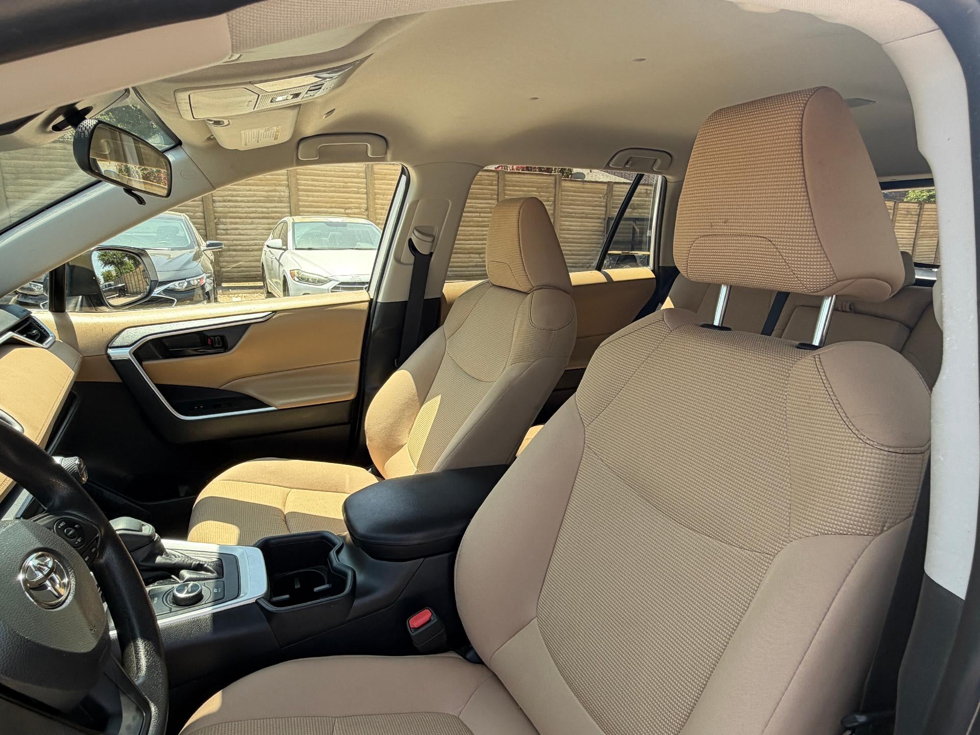 2025 Toyota RAV4 Hybrid LE AWD (Natl)