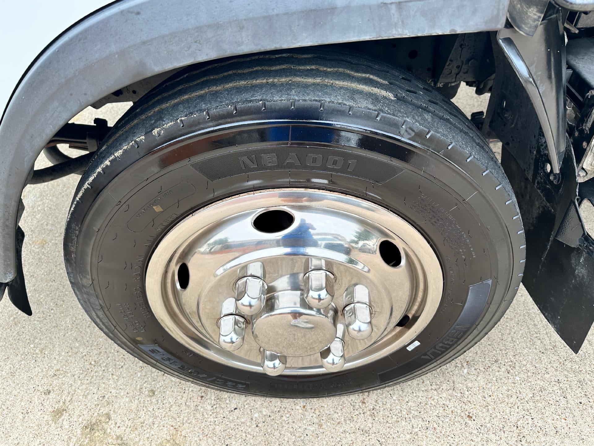 2016 Isuzu NRR DSL REG AT Base