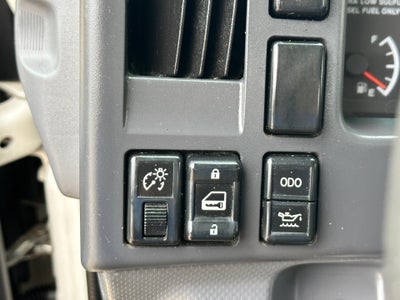 2016 Isuzu NRR DSL REG AT Base