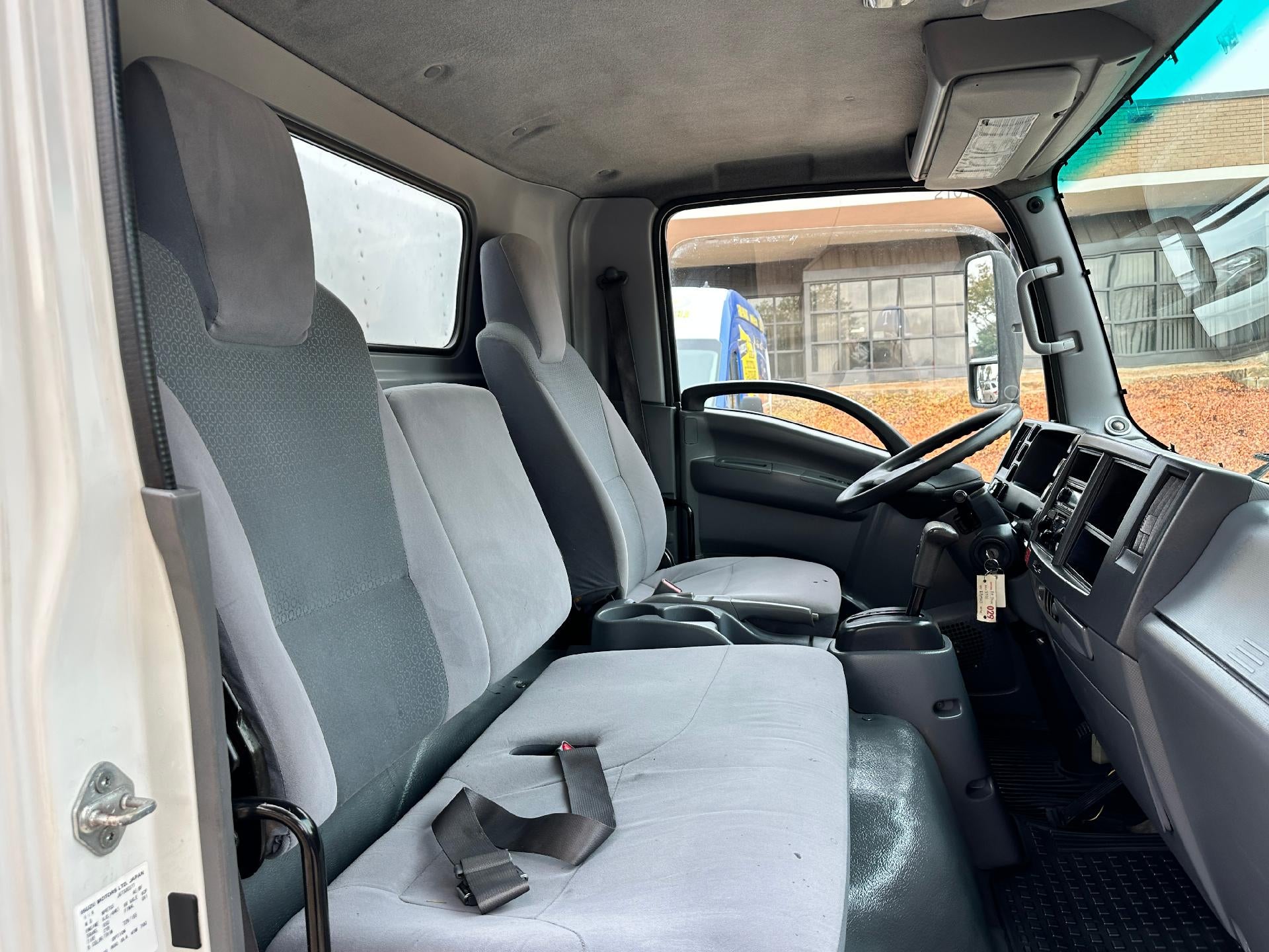 2016 Isuzu NRR DSL REG AT Base