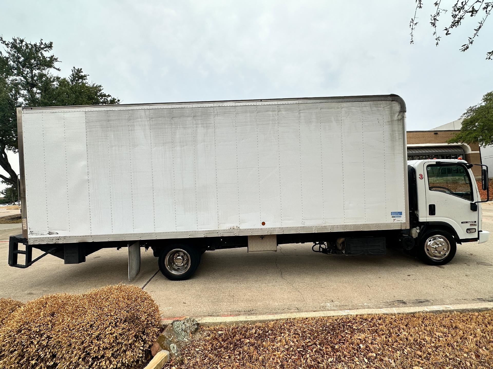 2016 Isuzu NRR DSL REG AT Base