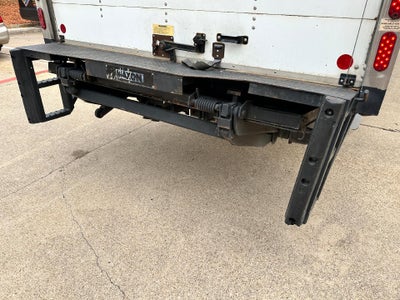 2016 Isuzu NRR DSL REG AT Base