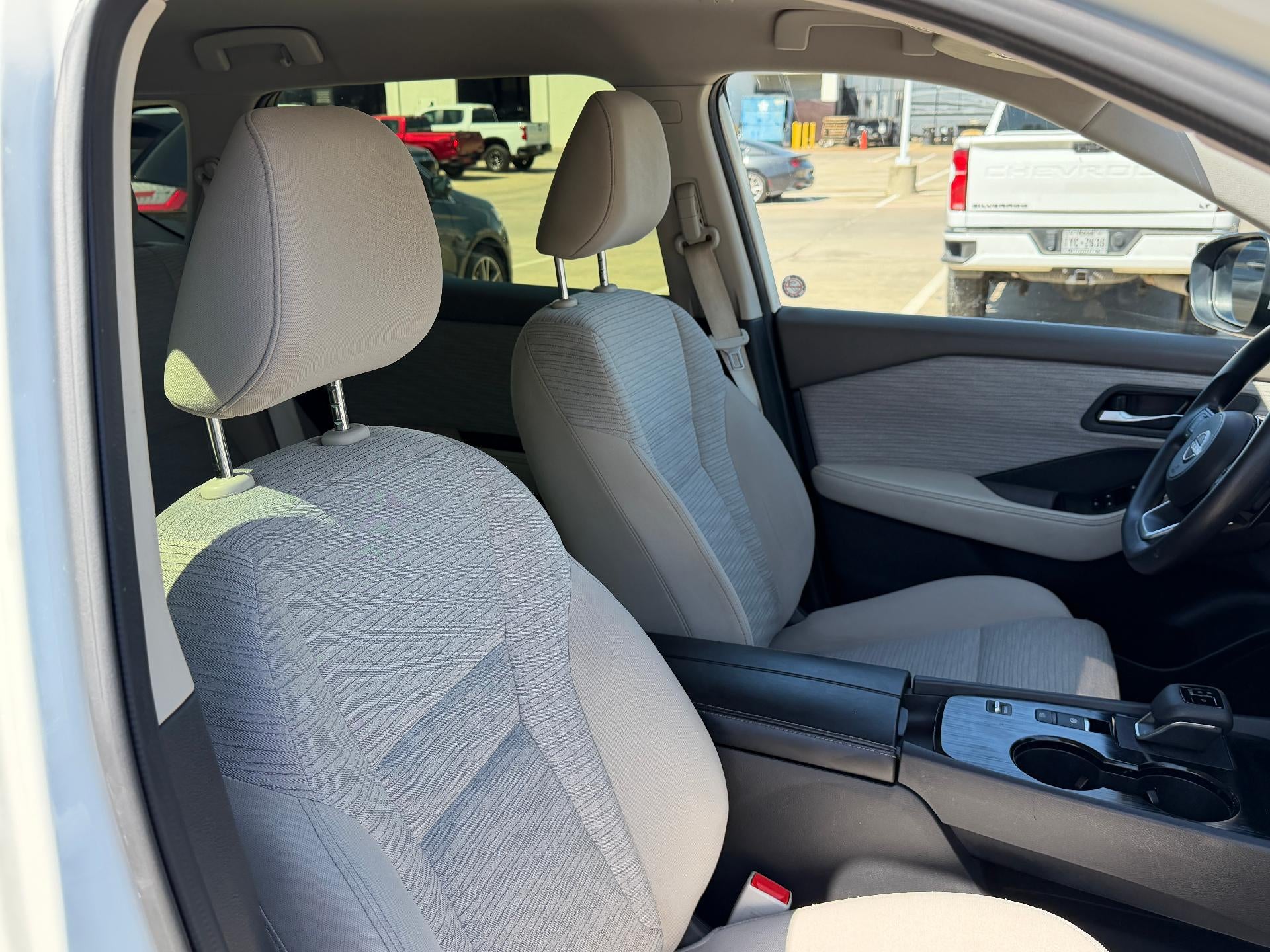 2023 Nissan Rogue FWD SV *Ltd Avail*